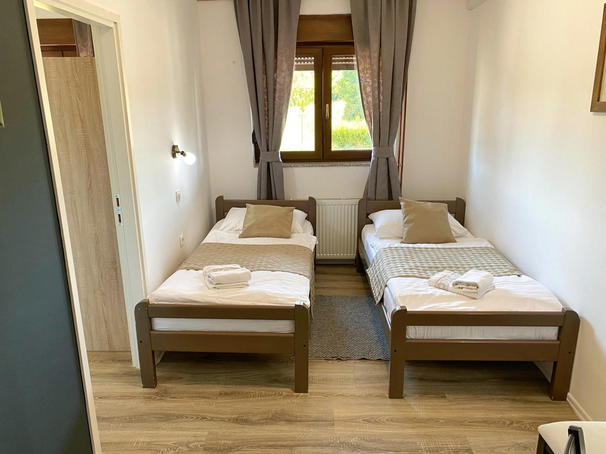 16 Lakes Guesthouse Grabovac  Eksteriør billede