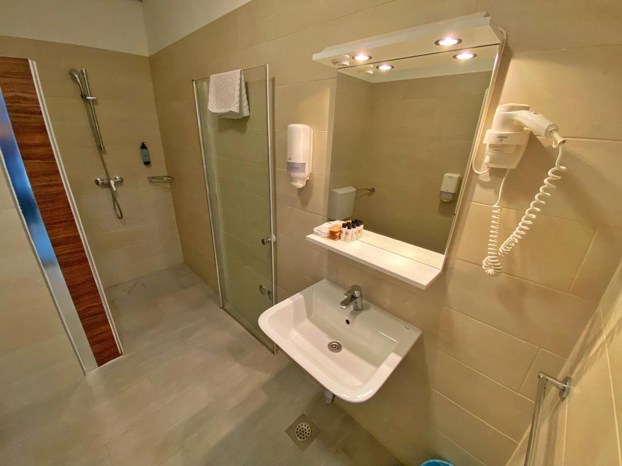 16 Lakes Guesthouse Grabovac  Eksteriør billede